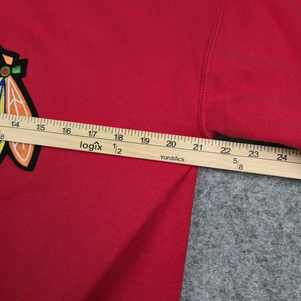 Chicago Blackhawks Sweatshirt Men's‎ Medium Red Pullover Majestic Hockey NHL VTG